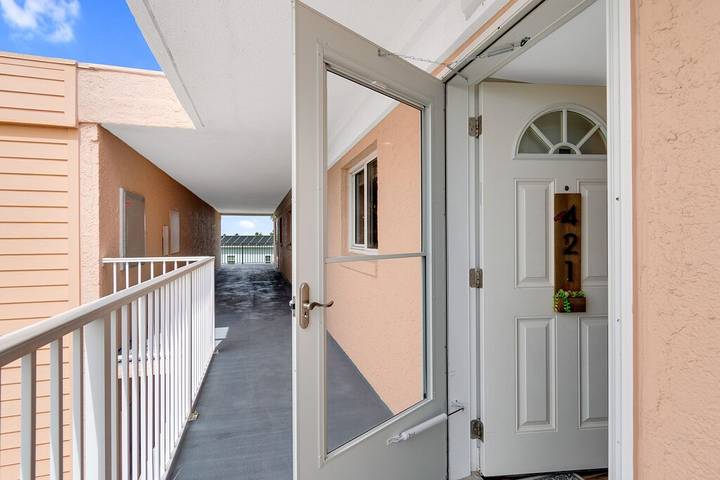 Holiday apartment for 6 people, with balcony and pool in St. Augustine