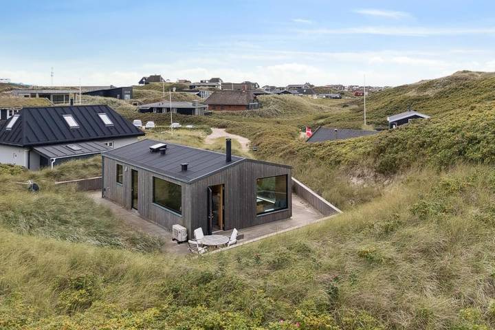 Exclusive vacation home in the first row of dunes near Søndervig in Søndervig, Holmsland Klit