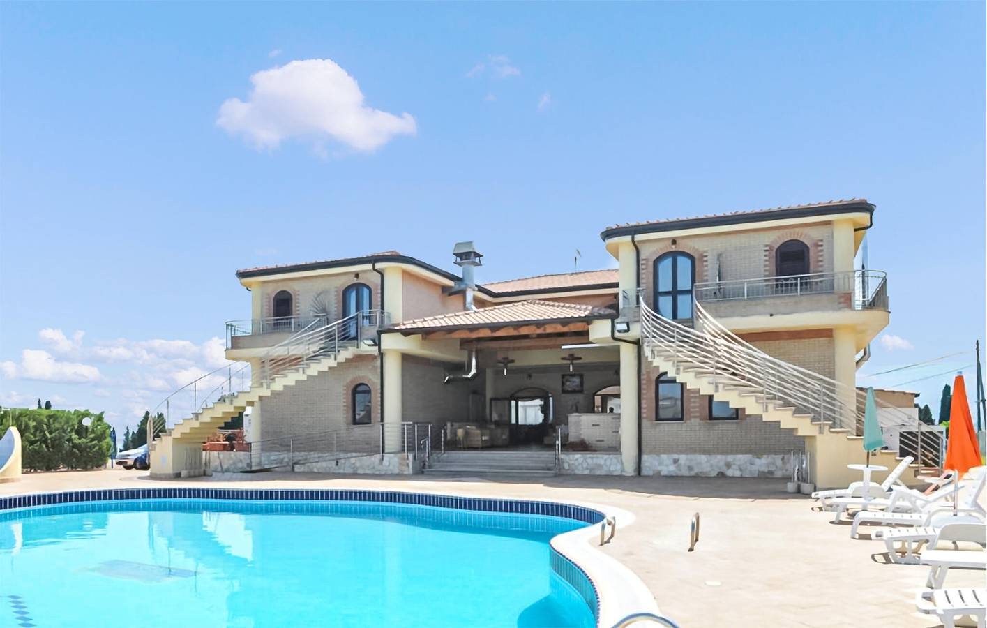 Appartement de vacances entier, Appartement avec vue sur la mer, avec piscine et terrasse, à 2 km de la plage in Briatico, Province de Vibo Valentia