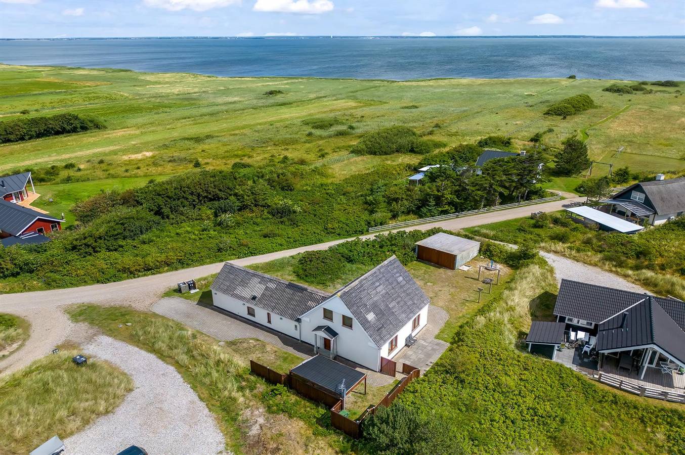 Nice home in Hvide Sande w/ 4 Bedrooms, Sauna and Wifi in Nørre Lyngvig, Hvide Sande
