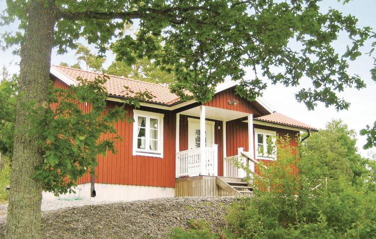 Hus för 5 Personer med terass in Mellerud, Vänern