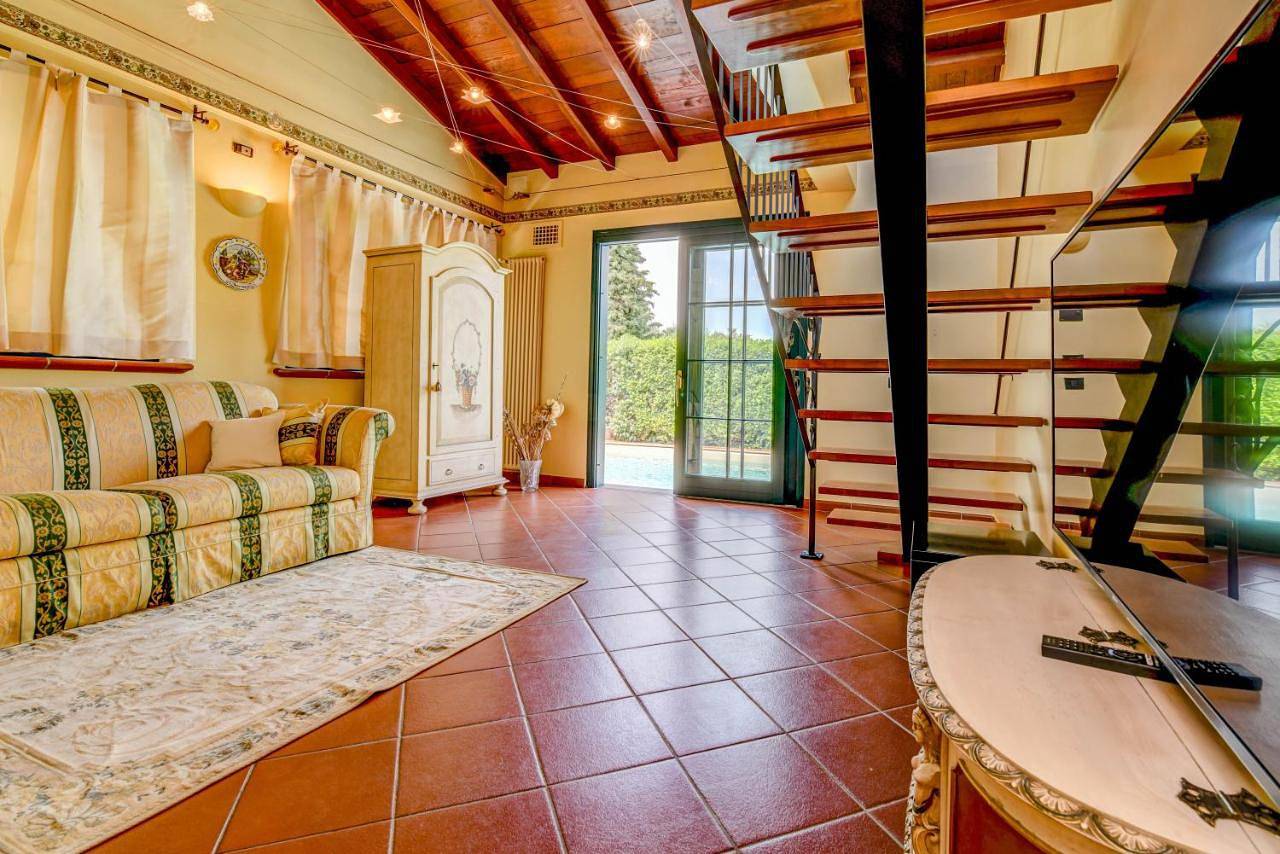Villa Artemisia, Porzione di villa, luxury vila in Padenghe sul Garda, Prealpi Gardesane