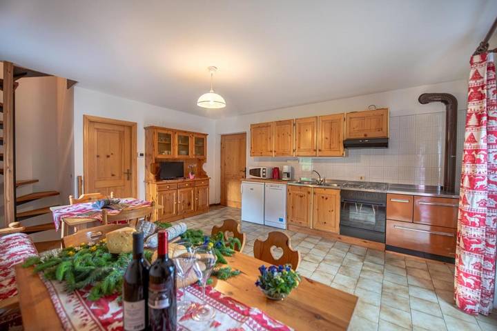 Gîte pour 8 personnes, avec vue et jardin, animaux acceptés à Rabbi - 2