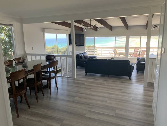 Holiday home for 12 people, with balcony and garden in Ulladulla