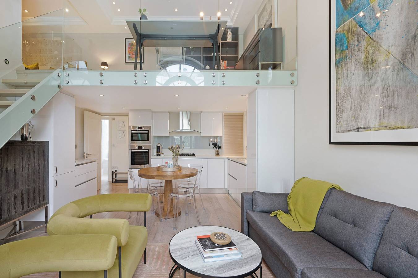 Entire apartment, The Artists Hideaway-2 bed mezzanine in Paddington - by Out of Office Lifestyle in London, South East England