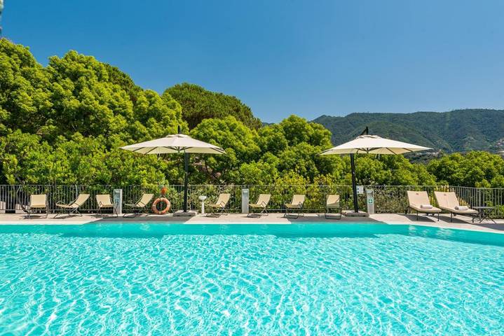 Hôtel pour 3 personnes, avec jardin ainsi que piscine et sauna, animaux acceptés
