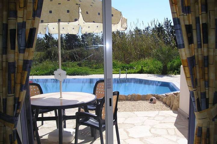 Villa for 8 people, with Balcony and Garden as well as Pool in Paphos
