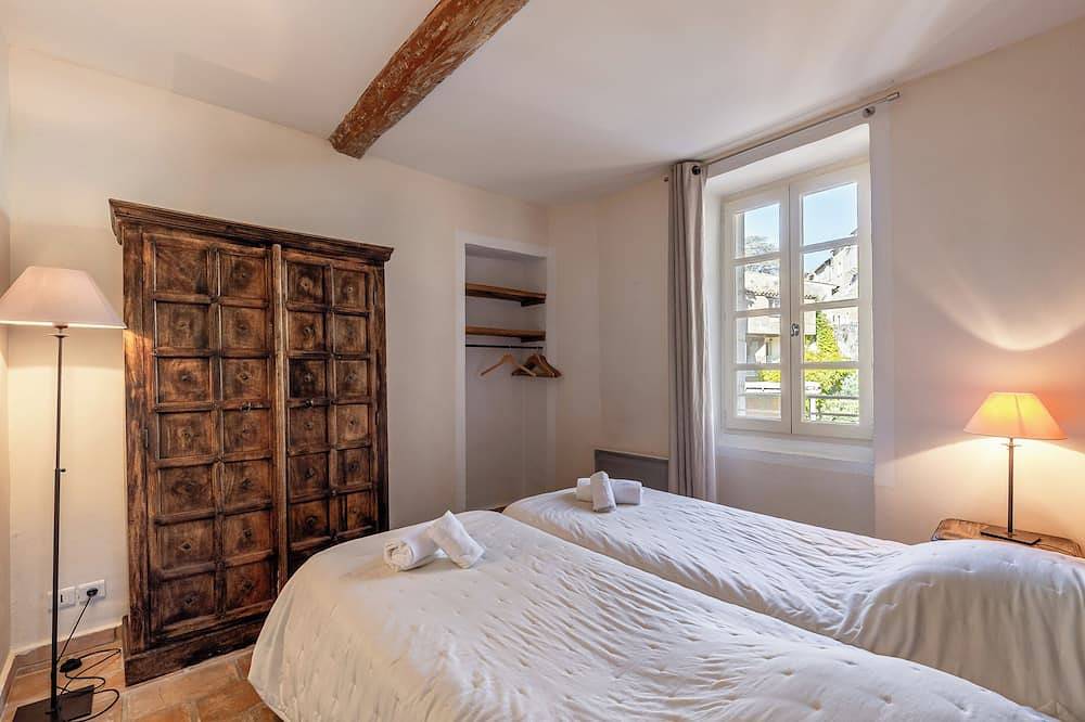 Entire apartment, Le Chef d'Escadron in Cadenet, Parc naturel régional du Luberon