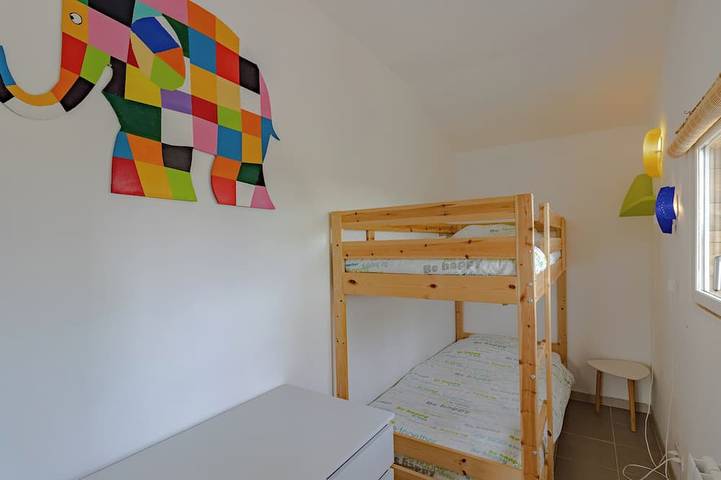 Gîte pour 5 personnes, avec terrasse ainsi que jardin et piscine, animaux acceptés à Jayac - 3
