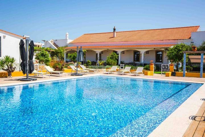 Casa rural para 12 personas, con Terraza y Jardín además de Piscina y Vistas en Paderne