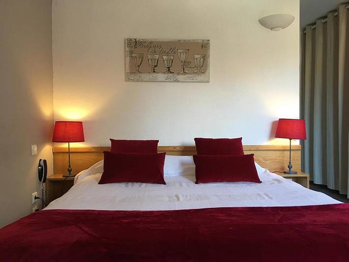 Hôtel pour 2 personnes, avec Terrasse ainsi que Jardin et Piscine à Eugénie-les-Bains - 2