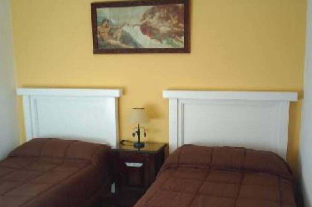 Casa rural con jardín, piscina privada, Wifi gratuito y comunicación excelente in El Padul, Provincia de Granada