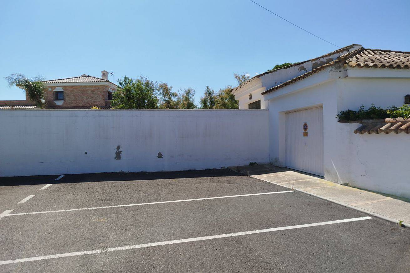 Apartamento entero, 🌴 Villa Moderna con Piscina Privada – A 400 m de la Playa de La Barrosa 🌊 in La Barrosa, Chiclana de la Frontera
