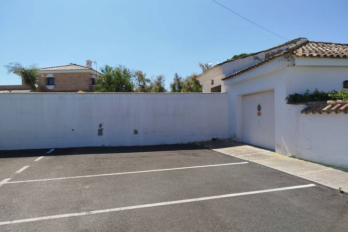 Ganze Wohnung, 🌴 Moderne Villa mit privatem Pool – Nur 400 m vom Strand La Barrosa entfernt 🌊 in La Barrosa, Chiclana de la Frontera