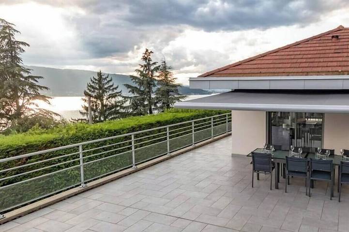 Villa pour 8 personnes, avec jardin à Veyrier-du-Lac