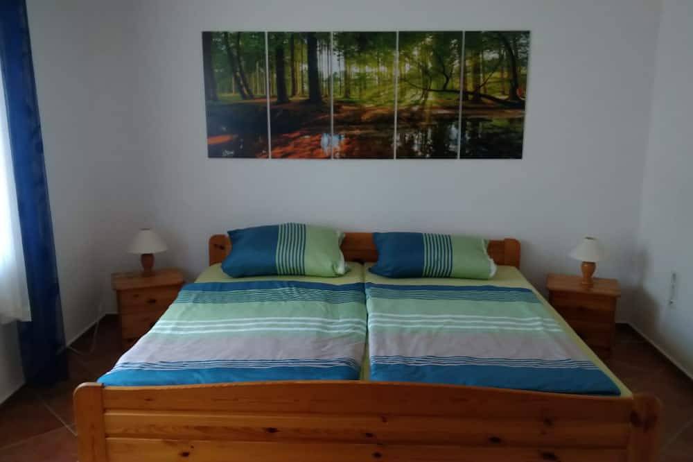 Ferienhaus mit Panoramaterrasse in Feldberger Seenlandschaft, Mecklenburg-Strelitz