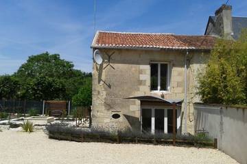 Gîte pour 2 personnes, avec jardin et terrasse à Loudun
