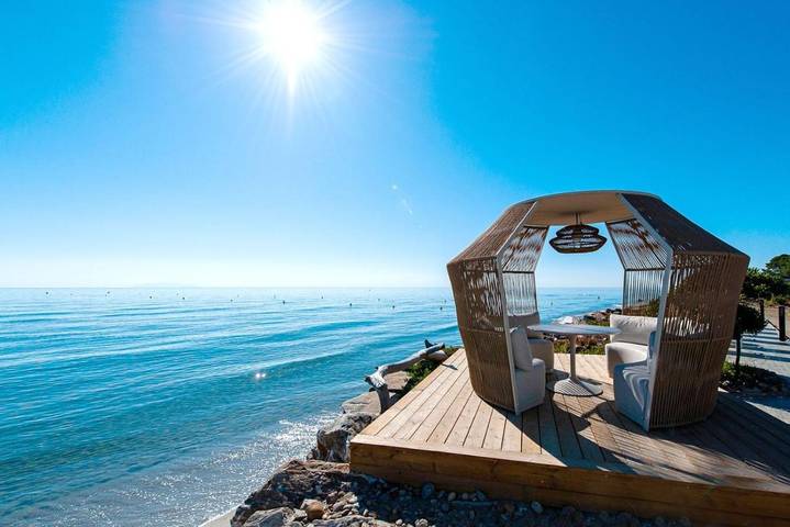 Hôtel pour 2 personnes, avec Jacuzzi et Terrasse ainsi que Jardin et Piscine