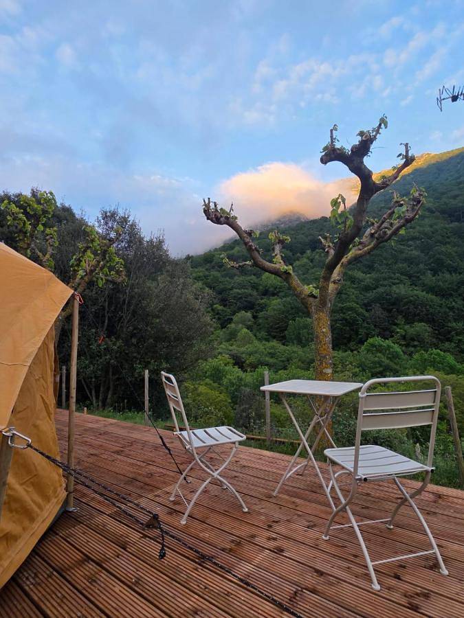 Camping for 3 people, with view and balcony as well as pool and garden - 1
