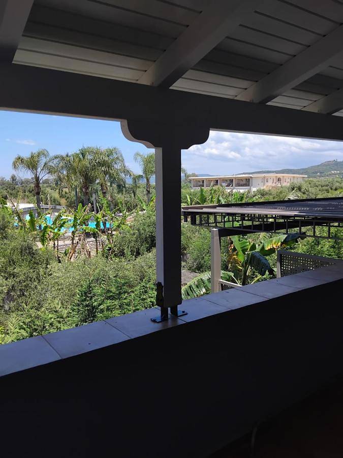 Gîte pour 6 personnes, avec vue et terrasse, animaux acceptés dans Gialova - 3