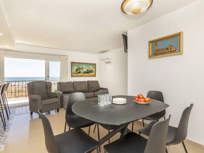 Gîte pour 8 personnes, avec terrasse à Torredembarra - 4