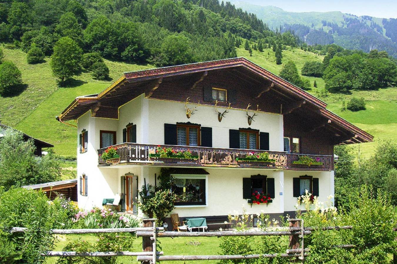 Holiday home in Pinzgau from £168 per night