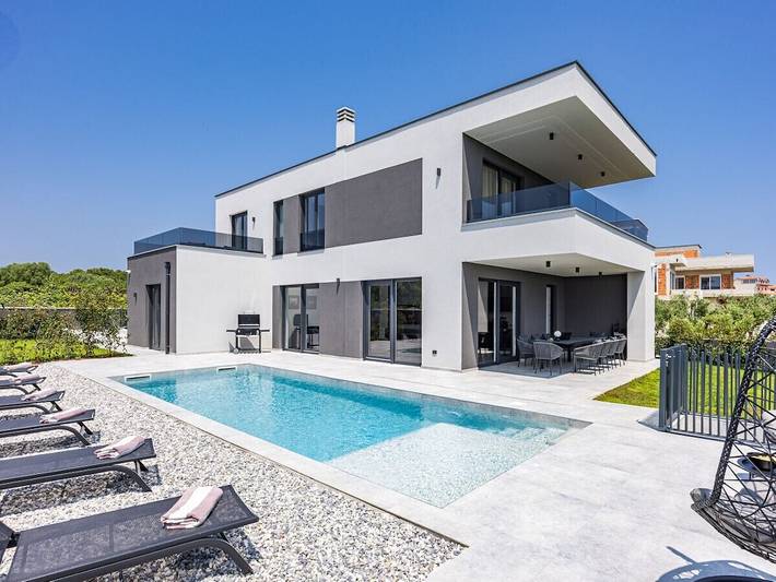 Villa für 8 Personen, mit Balkon und Garten sowie Pool in Premantura - 3