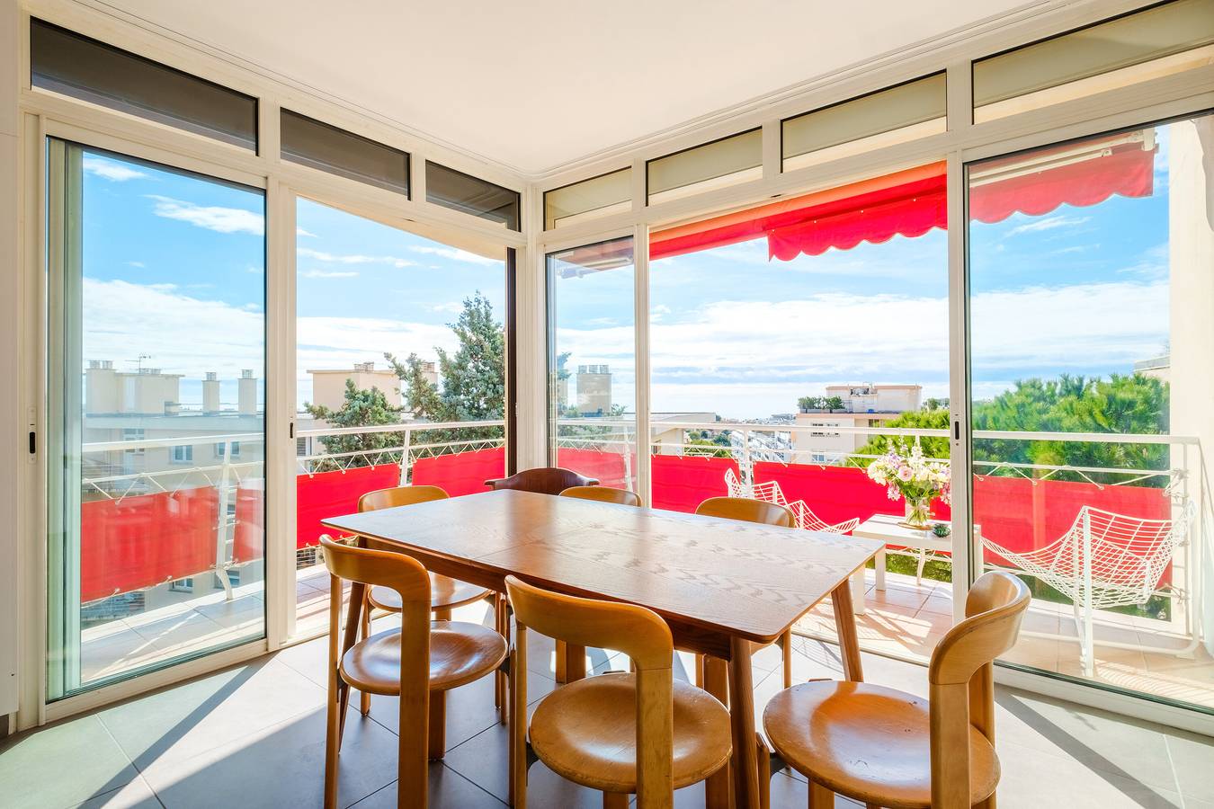 Apartamento entero, Les Amandiers 1 dormitorio con vistas al mar y a la montaña in Cagnes-sur-Mer, Region de Cannes