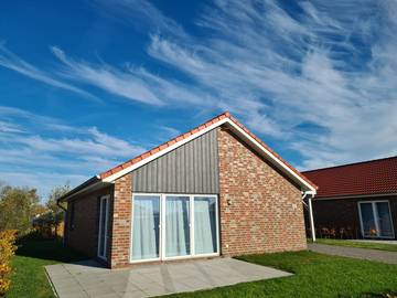 Ferienhaus für 4 Personen, mit Garten in Jade