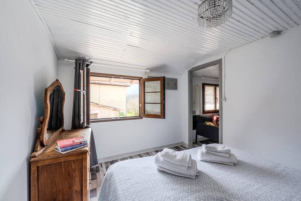 House with garden overlooking the Picos de Europa (3 double bedrooms and 2 bathrooms) in Puertas, Cabrales