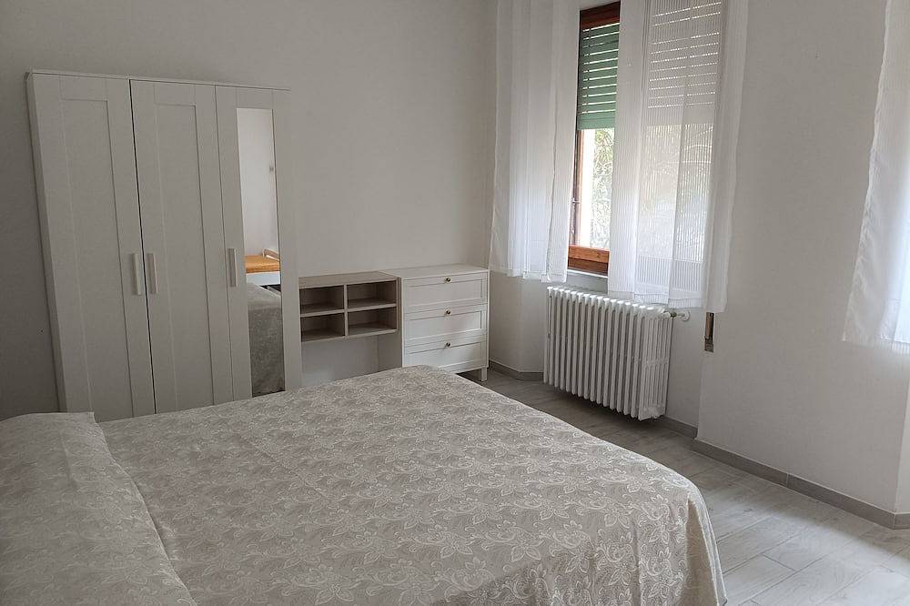 Entire apartment, Apartment in property house near sea and center in San Benedetto del Tronto, Riviera delle Palme