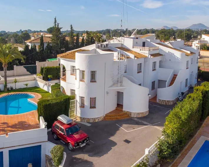 Ferienwohnung für 4 Personen, mit Pool und Ausblick sowie Garten - 1