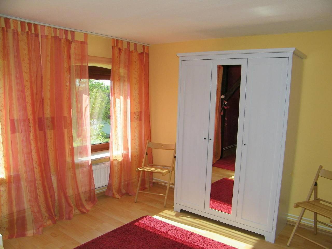 Ganze Ferienwohnung, Charmante Fewo mit Großem Balkon in Kappeln, Kappeln & Umgebung