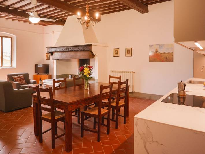 Agriturismo per 6 persone, con Giardino e Piscina a Reggello