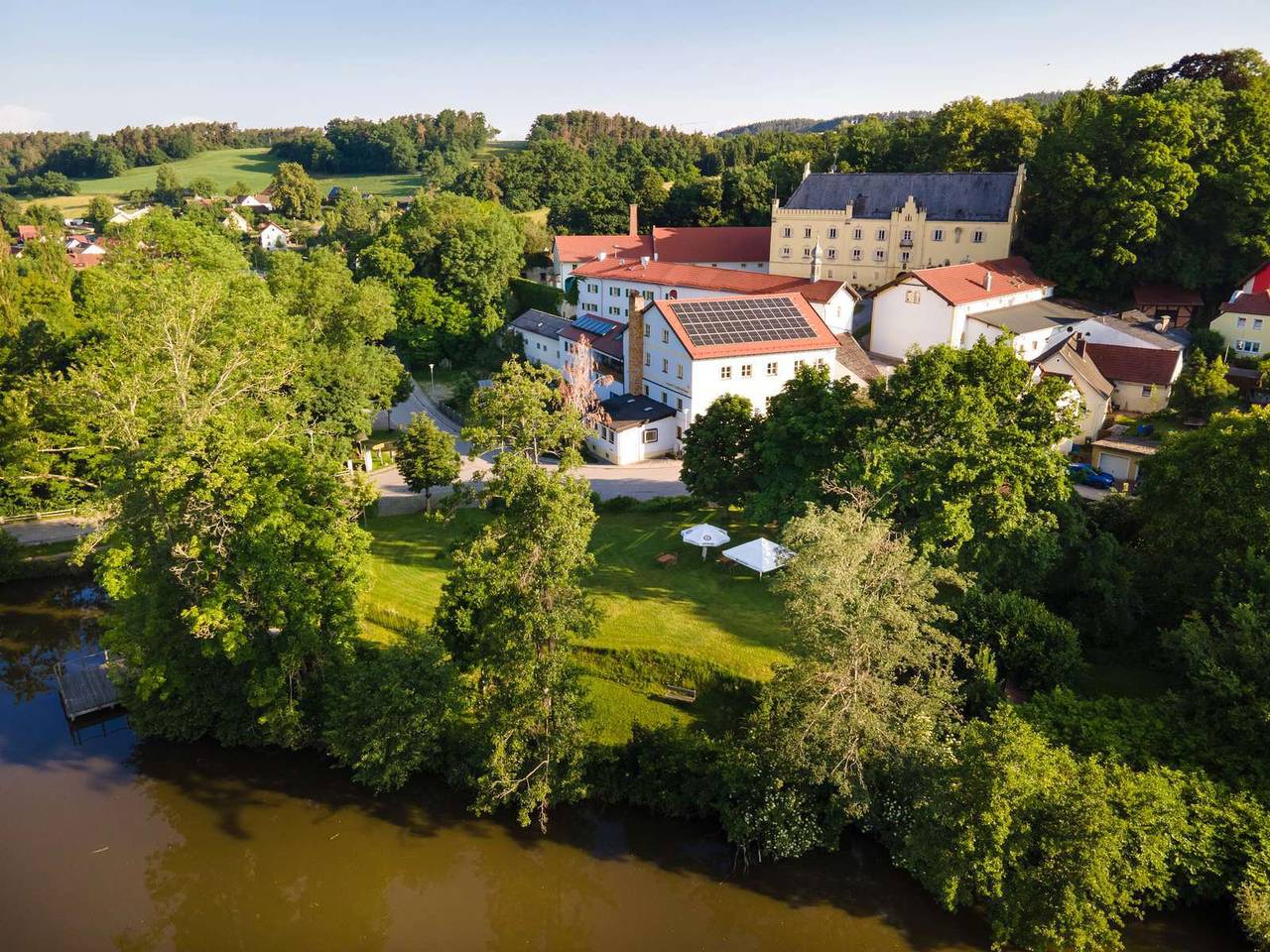Landgasthof Lautenschlager - Komfort-Dreibettzimmer in Regenstauf, Ostbayern