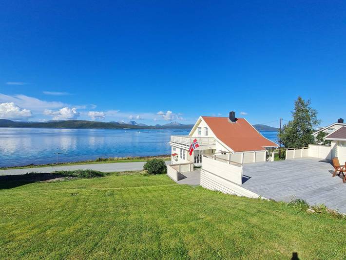 Ferienhaus für 6 Personen, mit Terrasse und Garten in Nord-Norwegen