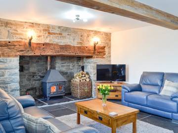 Cottage for 10 People in Powys, Mid-Wales, Photo 2