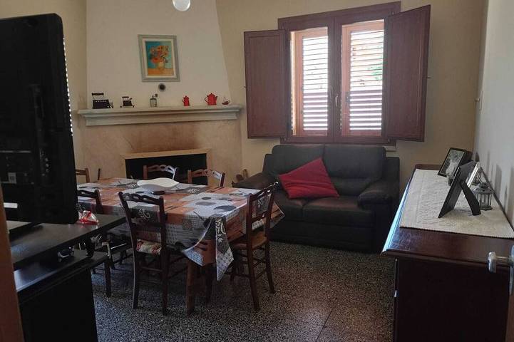 Ganze Wohnung, \"Mario the Shepherd.\" Downtown Giba, with parking. in Giba, Sulcis Iglesiente