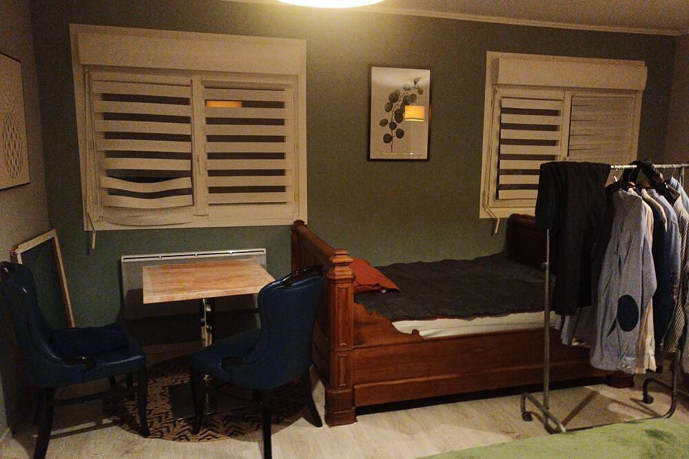 Feng shui studette bedroom in Lillers, Béthune region