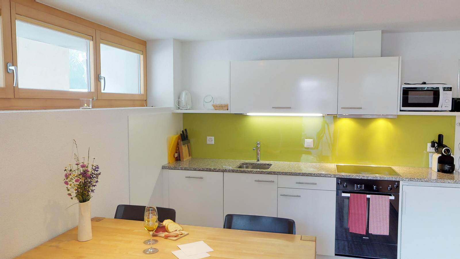 Ganze Wohnung, Chasa Samalgors: Moderne und familienfreundliche 3-Zimmerwohnung im idyllischen Bergdorf Tschlin in Tschlin, Valsot