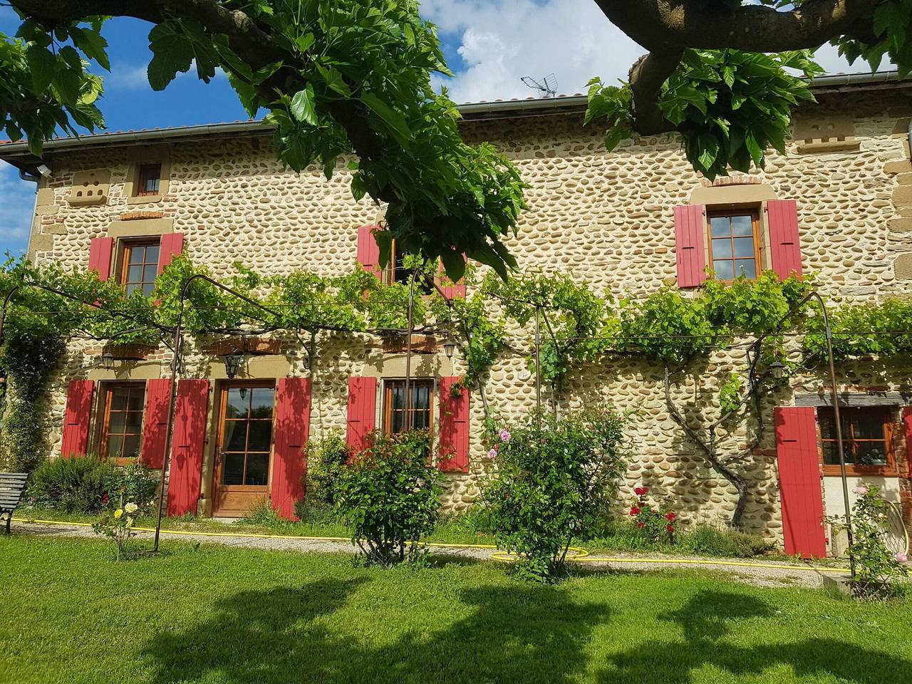 Chambre d’hôtes « Papillon » avec piscine partagée, jardin commun et Wi-Fi in Hauterives, Région de Valence
