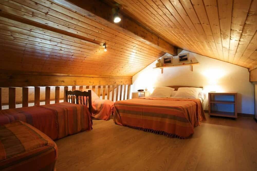 Summer and winter seasonal rental, Saturday to Saturday during school vacations in Longchaumois, Parc naturel régional du Haut-Jura