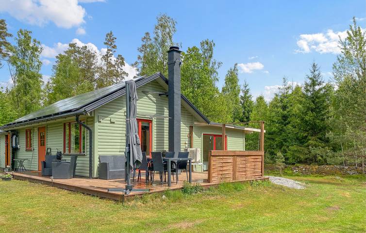 Ferienhaus für 6 Personen, mit Garten und Sauna sowie Pool, kinderfreundlich in Schweden