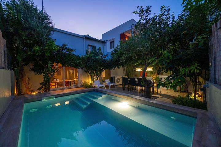 Willa dla 14 osób, z Balkon i Taras oraz Ogród i Basen w Kalamata