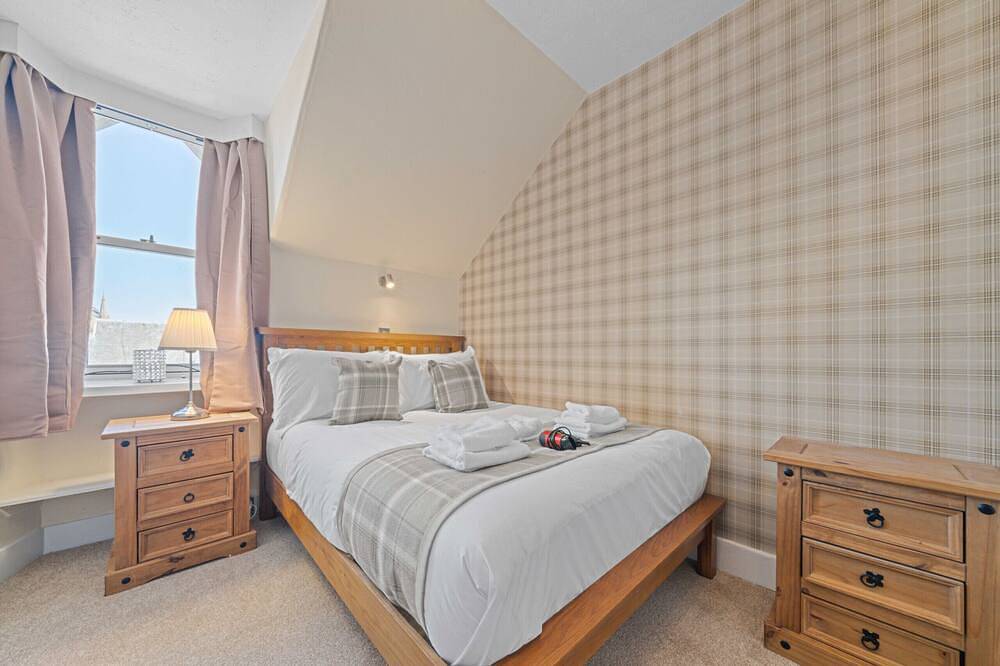 Mystayinn Cedar Villa Guest House - Room 4 in Inverness, Highlands