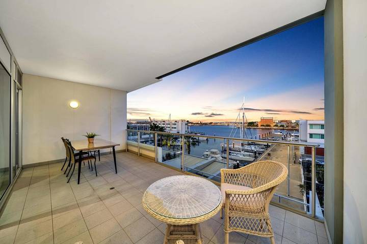 Ferienwohnung für 2 Personen, mit Pool und Terrasse sowie Sauna und Ausblick in Adelaide
