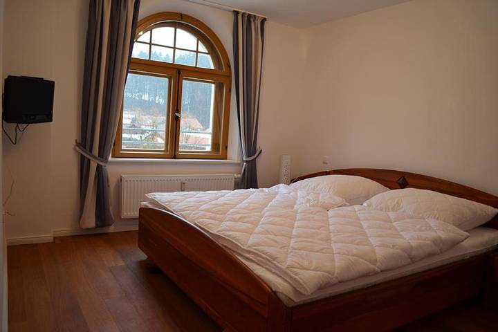 Ganze Ferienwohnung, Ferienwohnungen Haus Castello App7 - Ferienwohnung 65 qm separates Schlafzimmer und Balkon, App.7 in Kampenwand, Aschau im Chiemgau