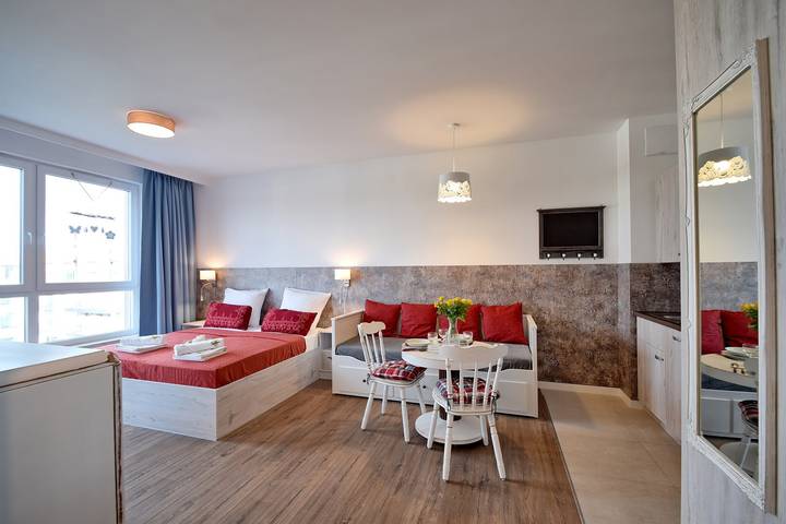 Ganze Ferienwohnung, Cozy Studio with Balcony | Parking | 500 m to the Beach in Międzyzdroje, Misdroy (Gemeinde)