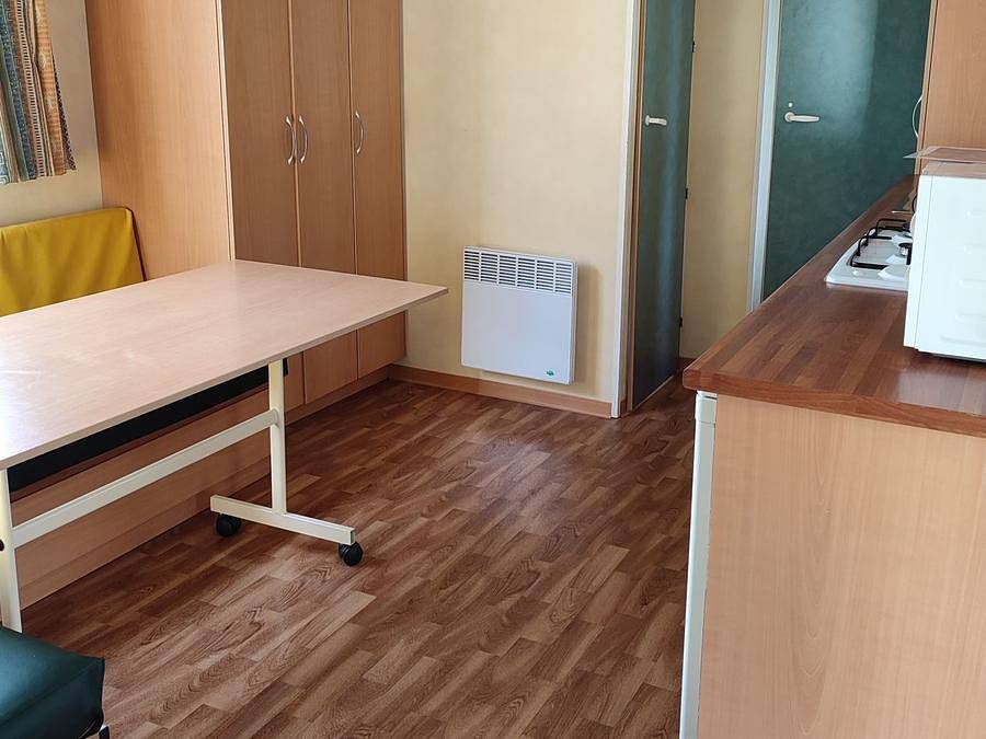 Camping La Vallée - Mobilheim 4 personen - Flieder in Perpezat, Regionaler Naturpark Volcans d'Auvergne