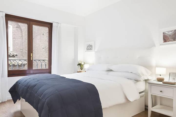 Appartement entier, Appartement avec vue dans le centre historique in Saragosse, Province de Saragosse